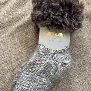 NWT Barnes & Noble Reading Socks